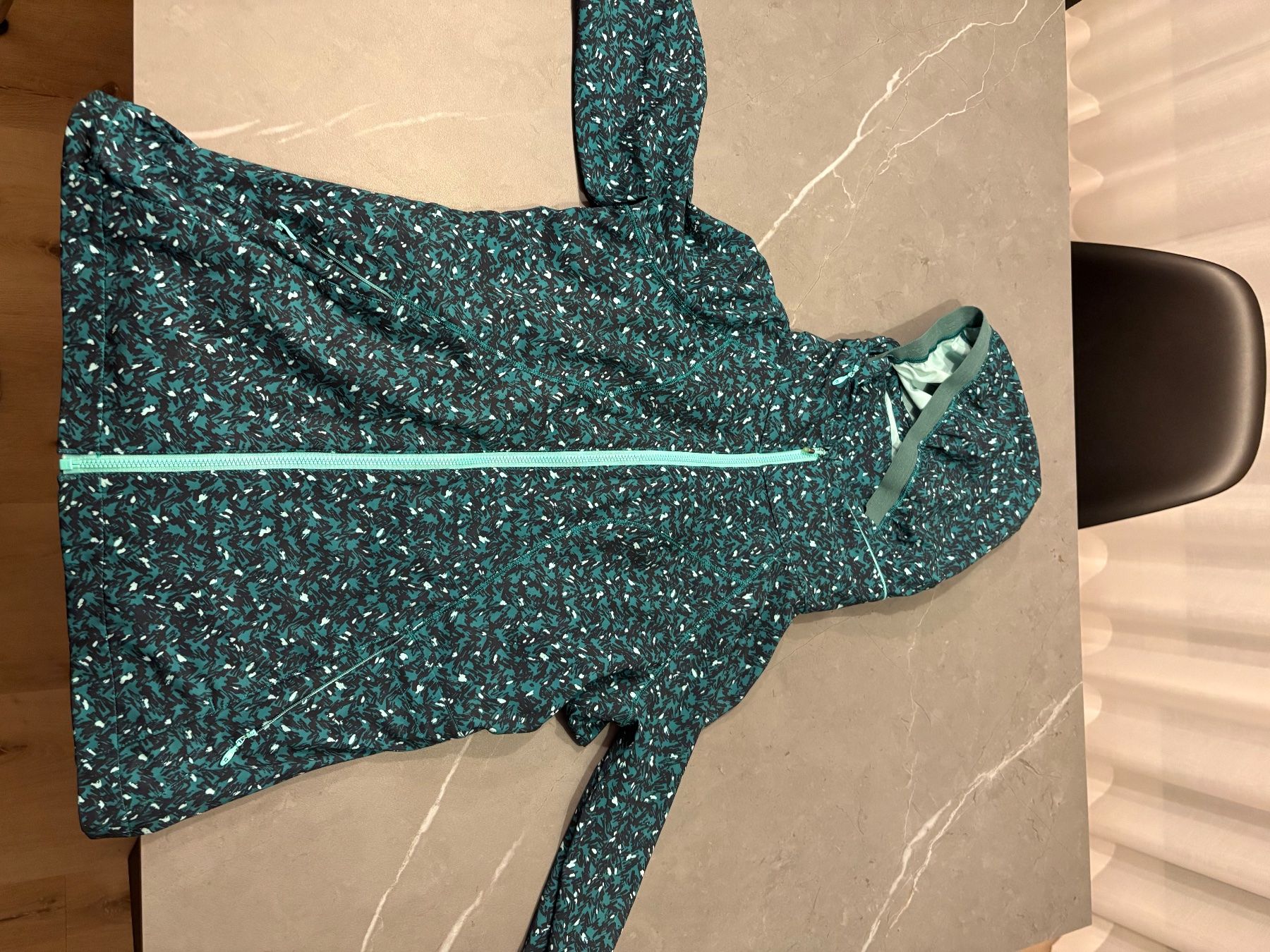 Lululemon Vestes: Laufjacke Lululemon Size 4 – D'occasion à Lachen SZ par MorenaW01