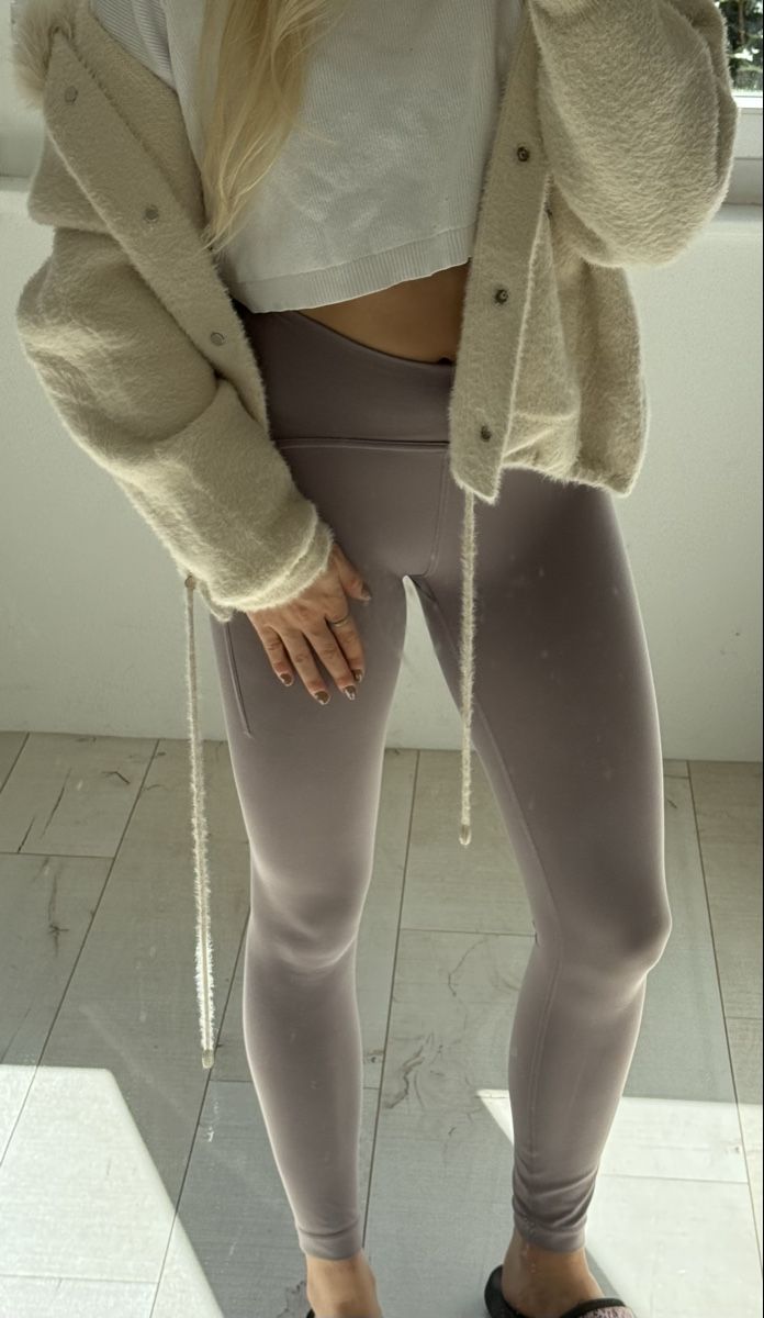 Lululemon Leggings: Lululemon leggings, gr O – Usato da Meilen venduto da ver_bh9r 1