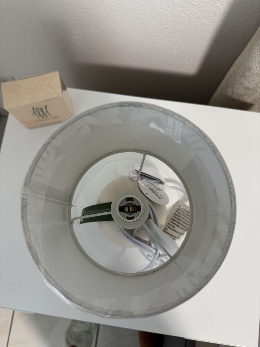 Maisons du monde Lampen: Elegante Tischlampe mit Textilschirm - Neu & Original – Neu und originalverpackt aus Bassersdorf von schokoart.ch 3