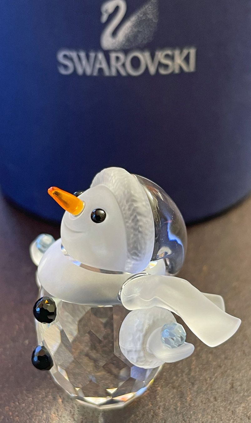 Swarovski Statuette: Swarovski Schneemann 4 cm mit Schneeball – Nuovo e nell'imballaggio originale da Chur venduto da elifornico 1