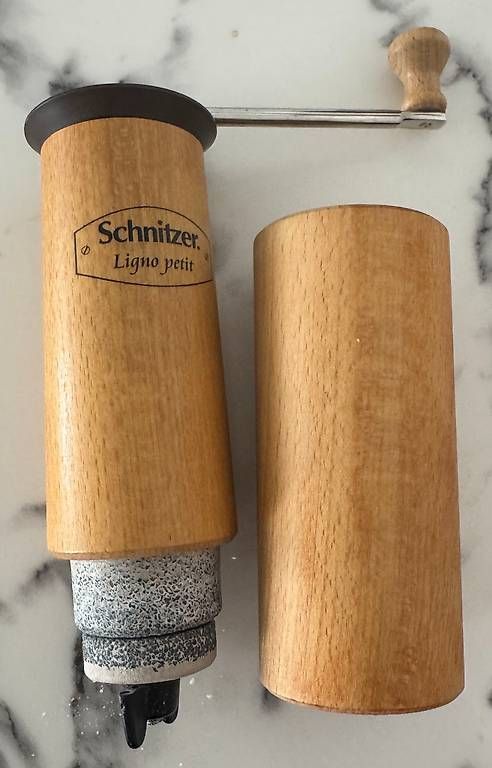 Elettrodomestici da cucina: Moulin à grains Schnitzer "Ligno petit" - Getreidemühle – Usato da Bettens venduto da Banjo 1
