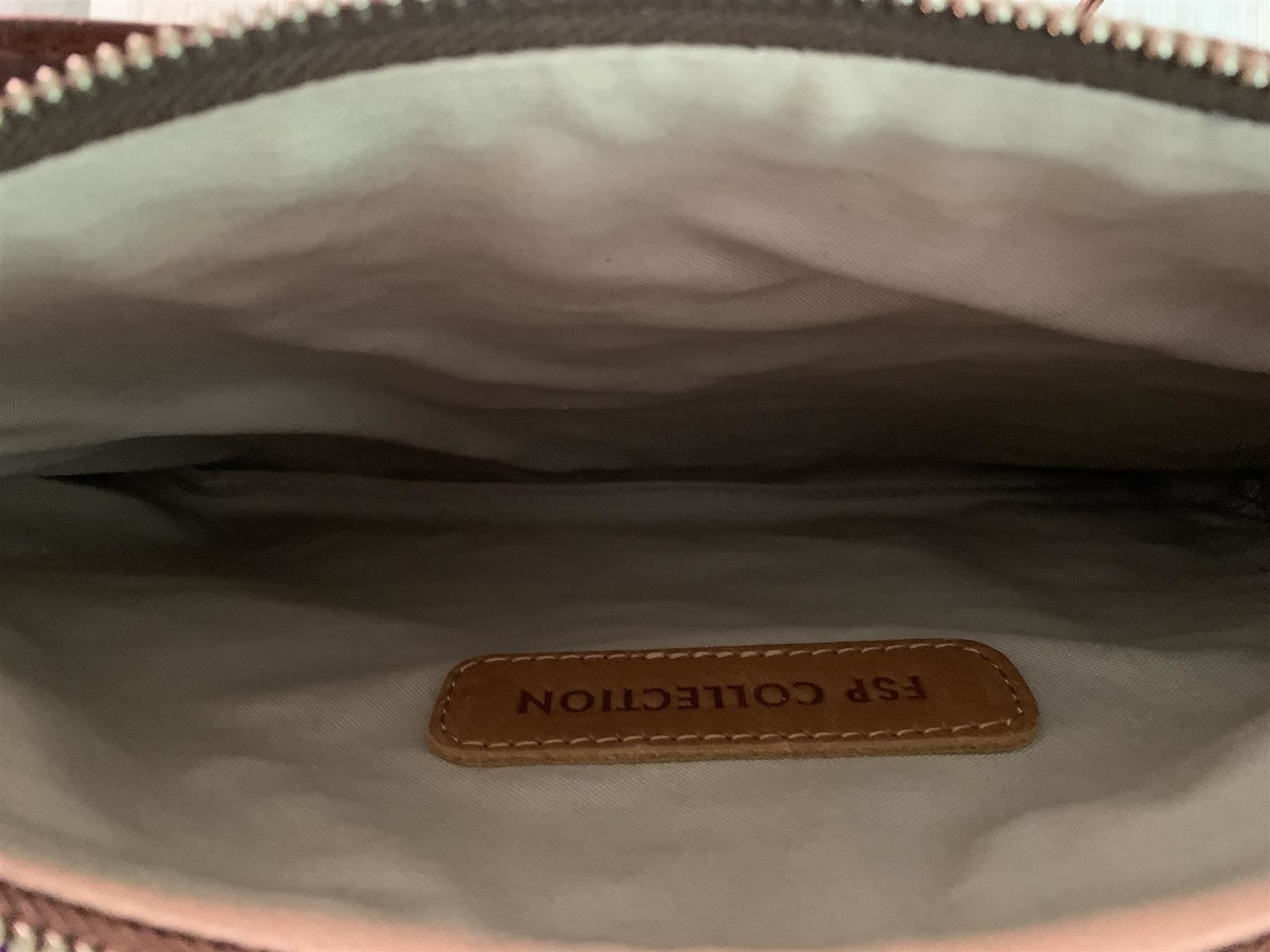 Sacs femmes: Natalie Springbokfell Handtasche – Neuf avec emballage d'origine à Arbedo par patagonialeatherrugs 3