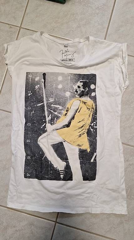 T-Shirts: Freddie Mercury t Shirt grösse s – Gebraucht aus Kölliken von minimeee