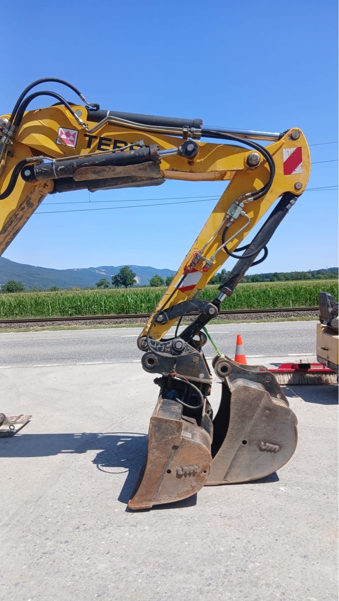 Excavateurs: Pneu Bagger Schäff HML 32 – D'occasion à Niederbipp par baggerch 1