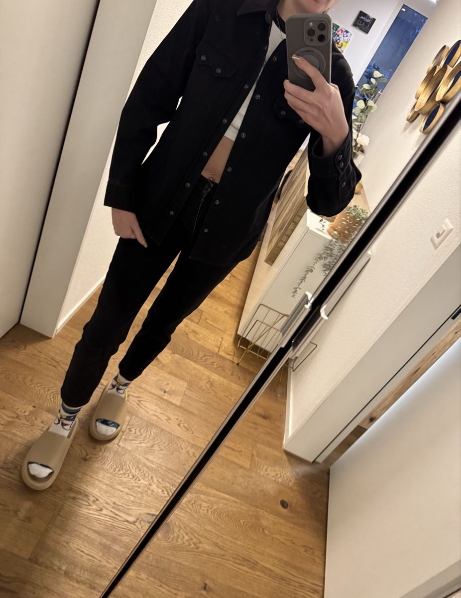 Kooples Blusen: The Kooples Jeanshemd schwarz, Grösse S – Gebraucht aus Tann von Carolinekne