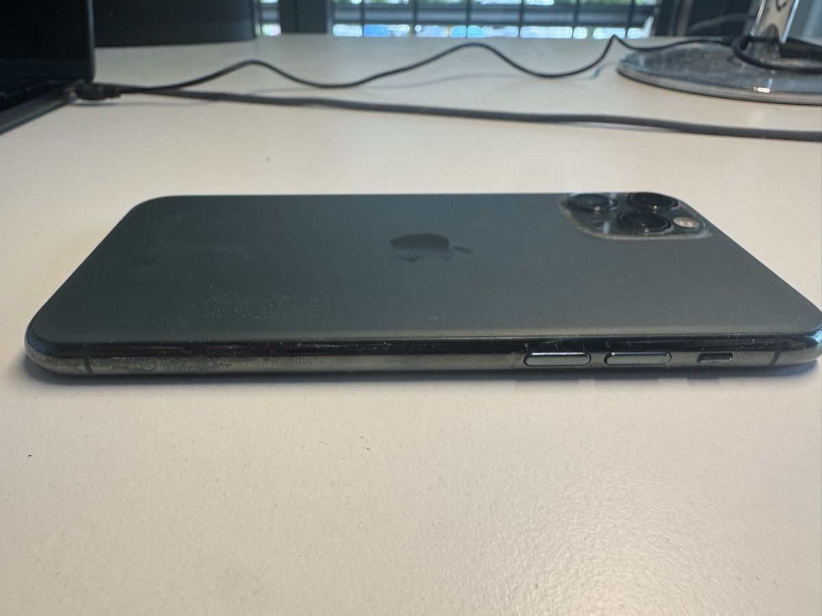 Apple Portables: Iphone 11 Pro – D'occasion à Küssnacht am Rigi par Nako 3