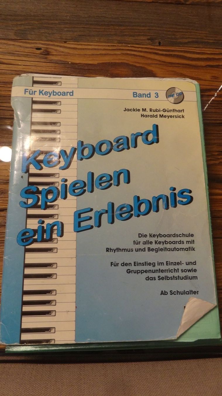 Korg Strumenti musicali: Keyboard KORG IS 40 – Usato da Bremgarten AG venduto da Rhoru 9