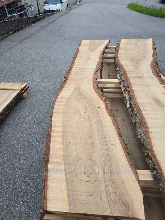 Articoli in legno: Nussbaumbrett Nr 6 – Nuovo (secondo la descrizione) da Lützelflüh-Goldb venduto da ch.waelchli-holz.ch