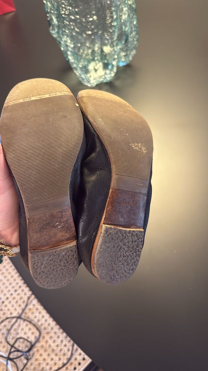 Louis Vuitton Scarpe da donna: Louis Vuitton Black Leather Ballet Flats, Size 37.5 – Usato da Zürich venduto da ele_5wrd 2