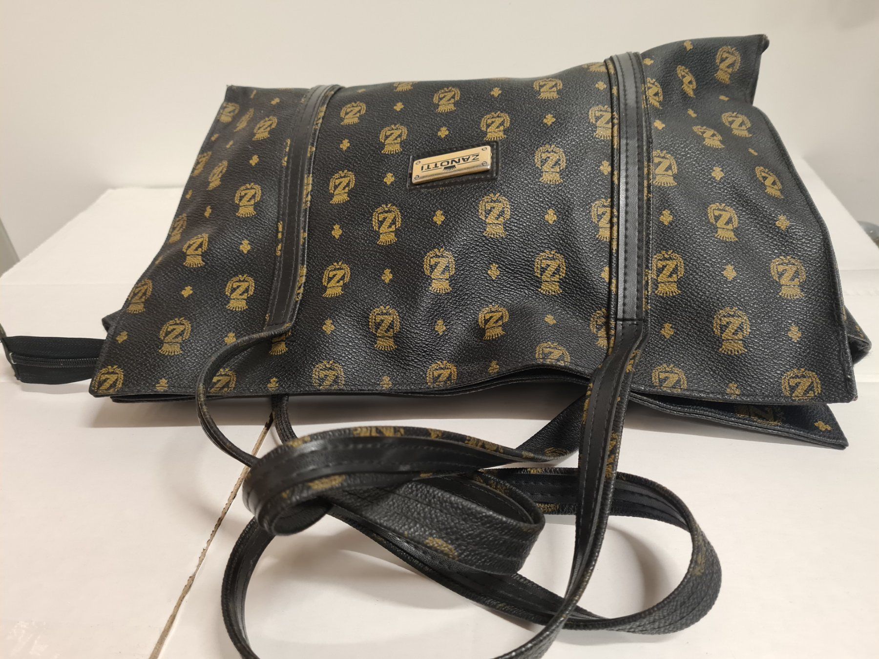 Zanotti Borse da donna: Handtasche Zanotti,  38x29 cm – Usato da Amriswil venduto da used2use 2