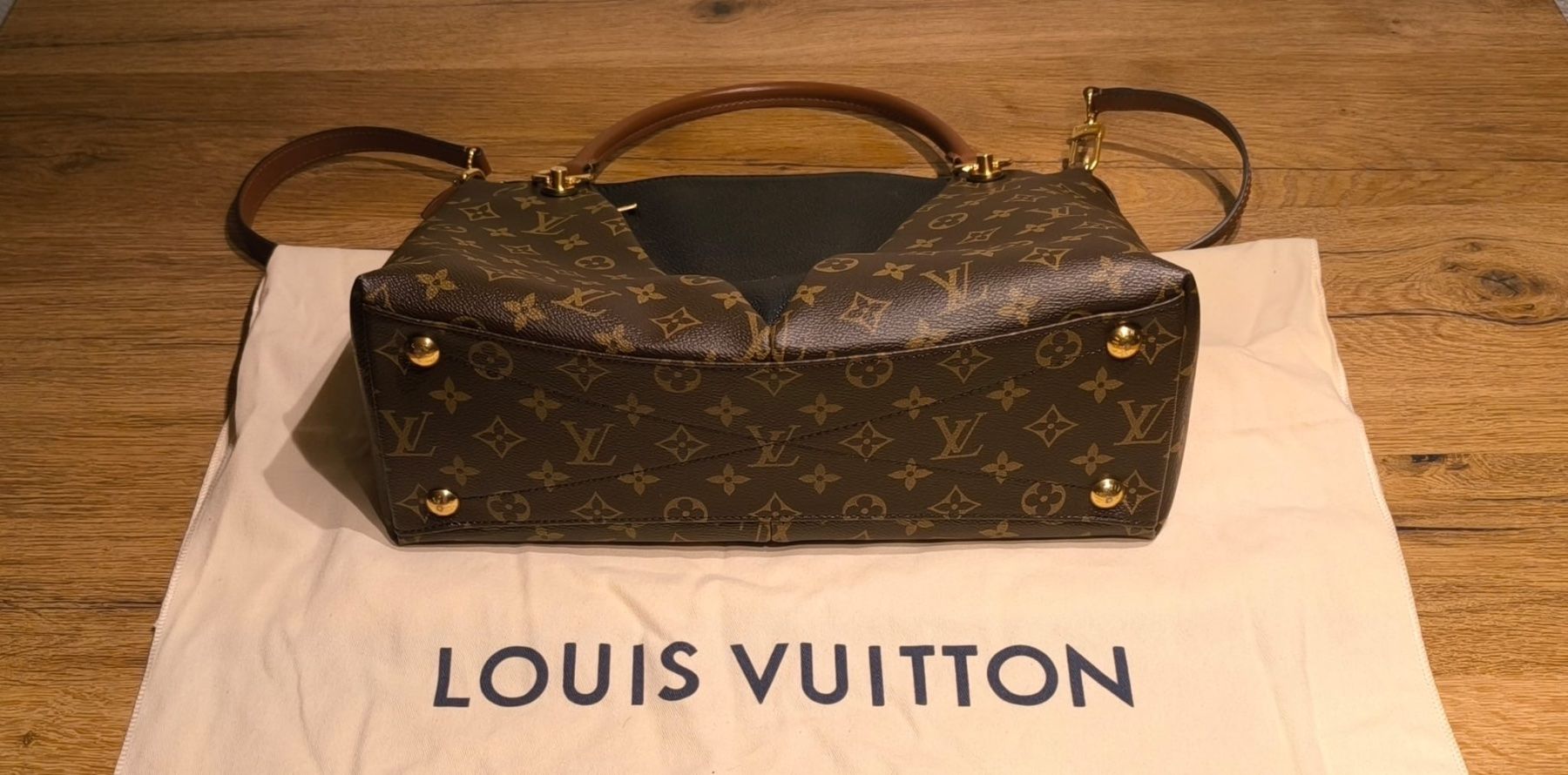 Louis Vuitton Borse da donna: Louis Vuitton V Tote MM Cara Noir – Nuovo (secondo la descrizione) da Reinach BL venduto da Biggi71 5