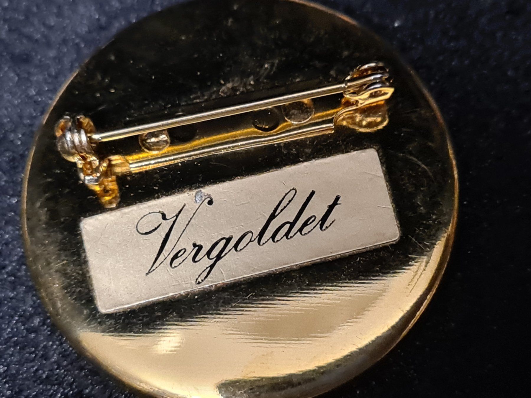 Spille & Fermagli: Designer Brosche echt vergoldet – Nuovo (secondo la descrizione) da Amriswil venduto da used2use 2