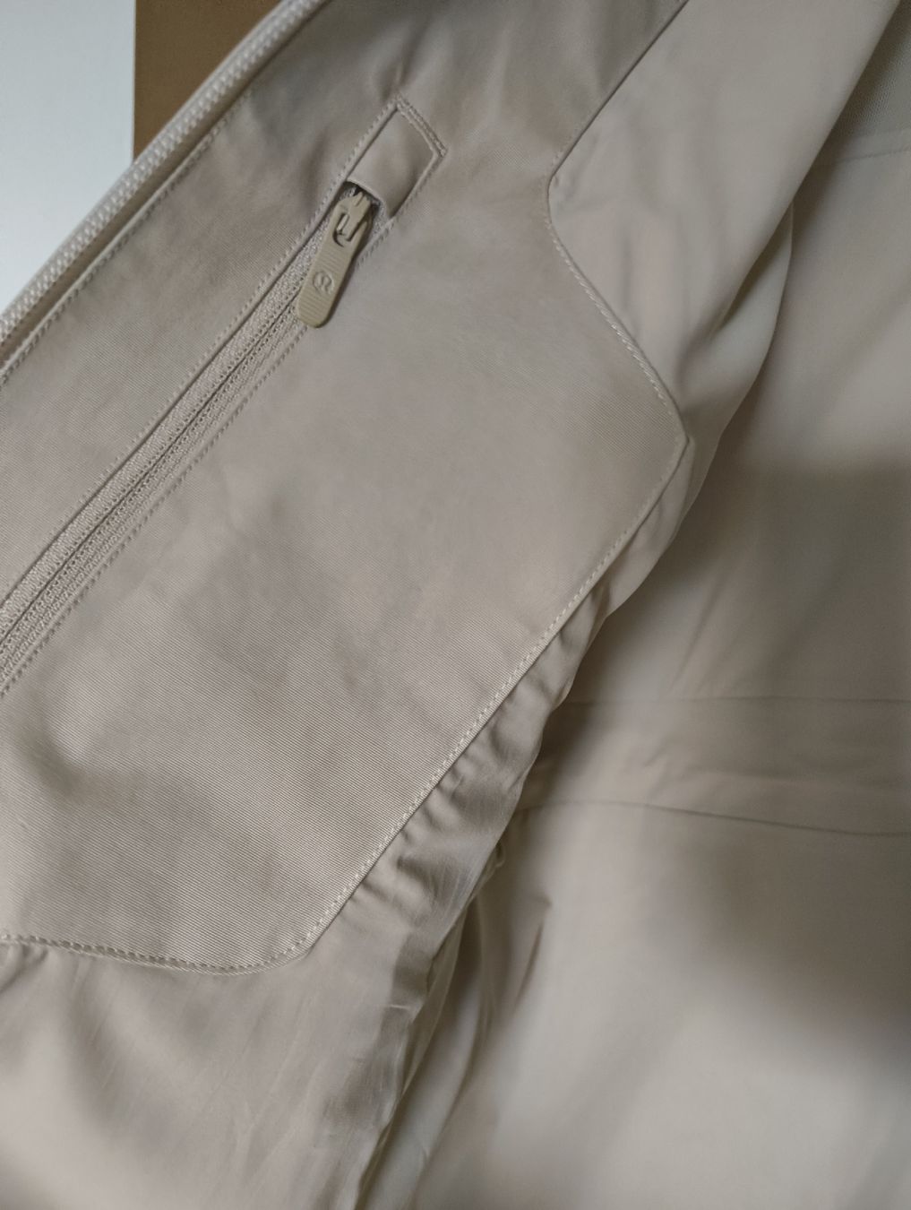Lululemon Giacche: Lululemon Rain Coat Jacke – Usato da Stein am Rhein venduto da DaOhana 5