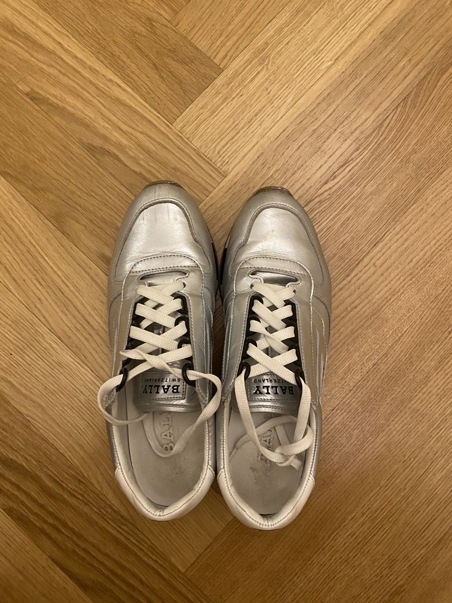 Bally Scarpe da donna: Sneakers Bally silber – Usato da Zürich venduto da happycastle 1