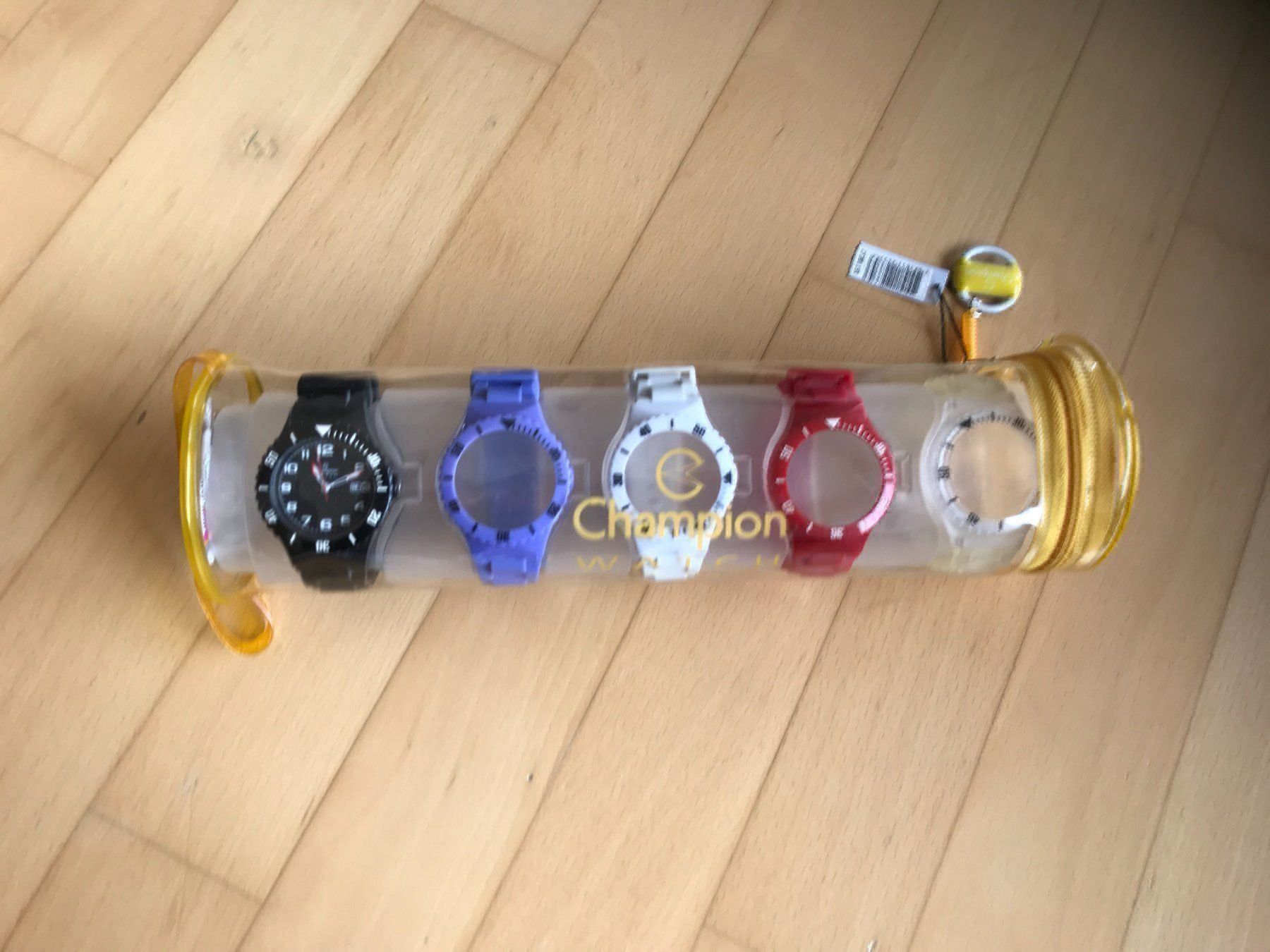 Orologi: Champion Uhr mit 5 farbigen Armbänder – Usato da Buchrain venduto da Booster10