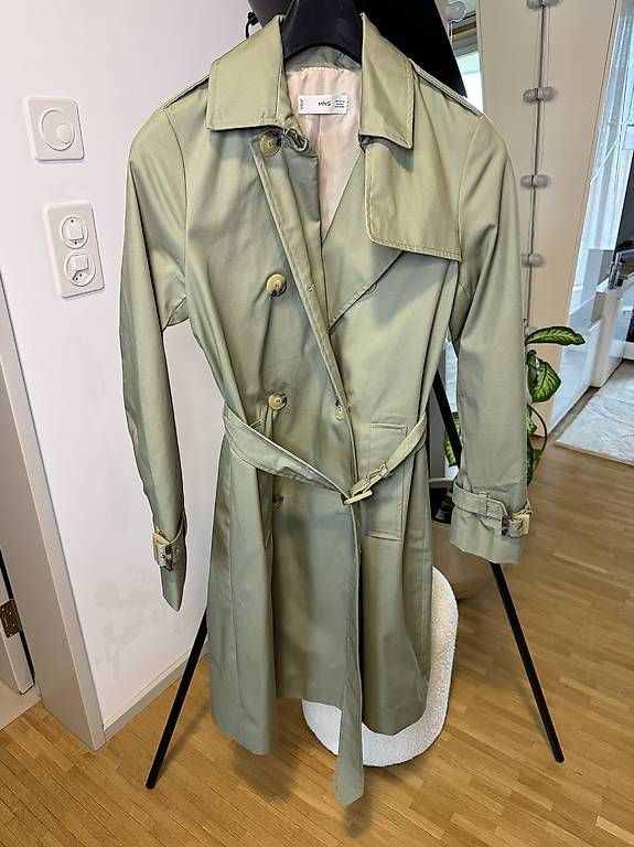 Mäntel: Mango Trenchcoat salbeigrün – Gebraucht aus Schlieren von pde_l8td 1