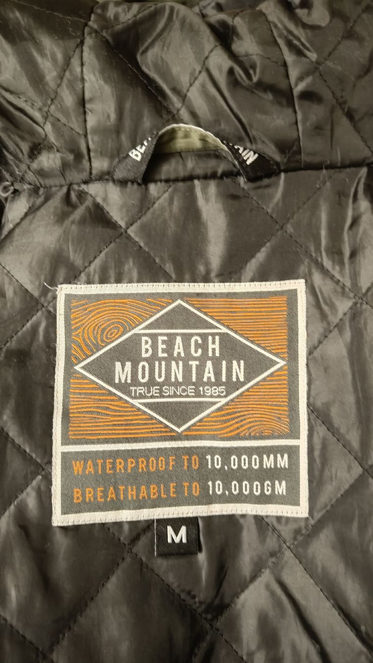 Vestes: Beach Mountain Winterjacke Gr. M ab 1 CHF – D'occasion à Adligenswil par sto_56jw 2