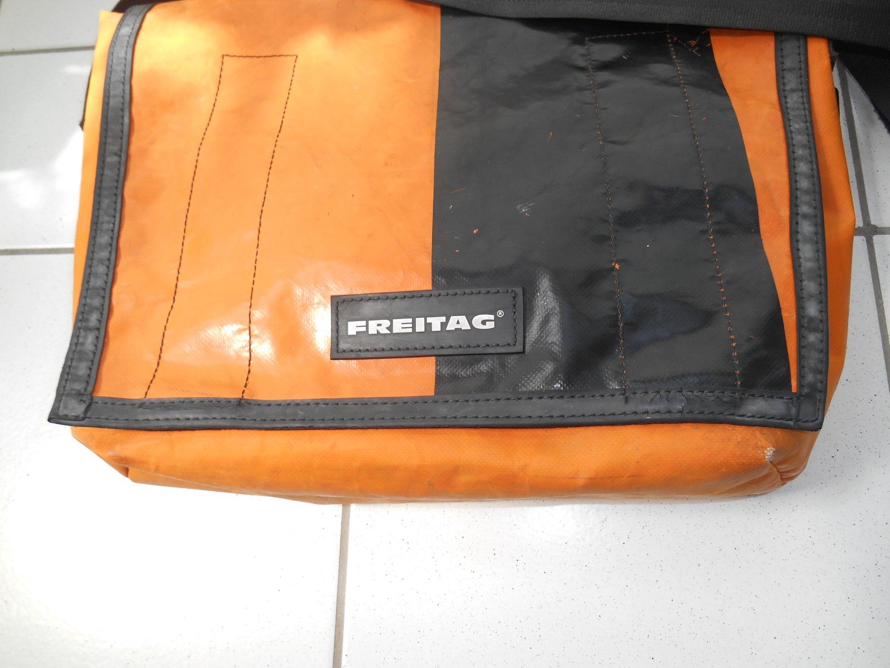 Freitag Borse: Freitag Tasche / Umhängetasche – Usato da Basel venduto da Birs868 7