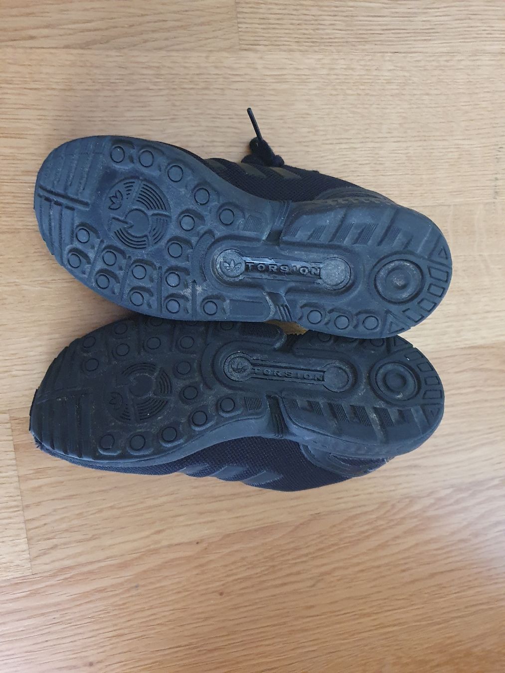 Adidas Scarpe per ragazzi: Schwarze Adidas Turnschuhe Gr. 32 – Usato da Altendorf venduto da caj_hry2 3