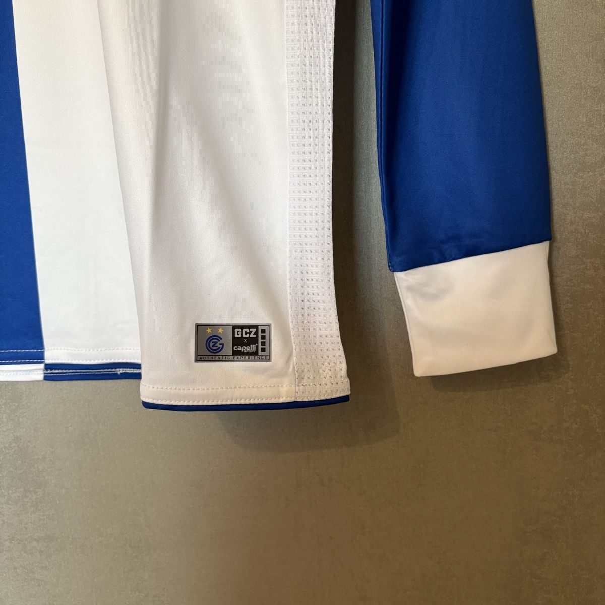 Adidas Canottiere & Pantaloni: Grasshoppers GCZ Trikot Capelli  – Nuovo (secondo la descrizione) da Winterthur venduto da LaBodega 2
