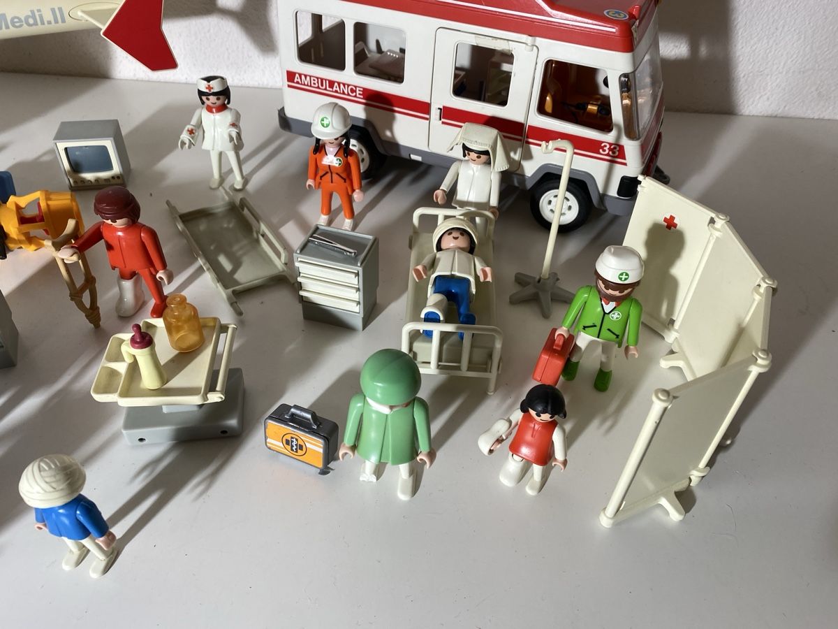 Playmobil Giocattoli: Playmobil Helikopter& Krankenwagen – Usato da Winterthur venduto da ben_9vxx 2