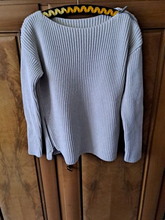 Stylischer Strickpullover mit Zipper