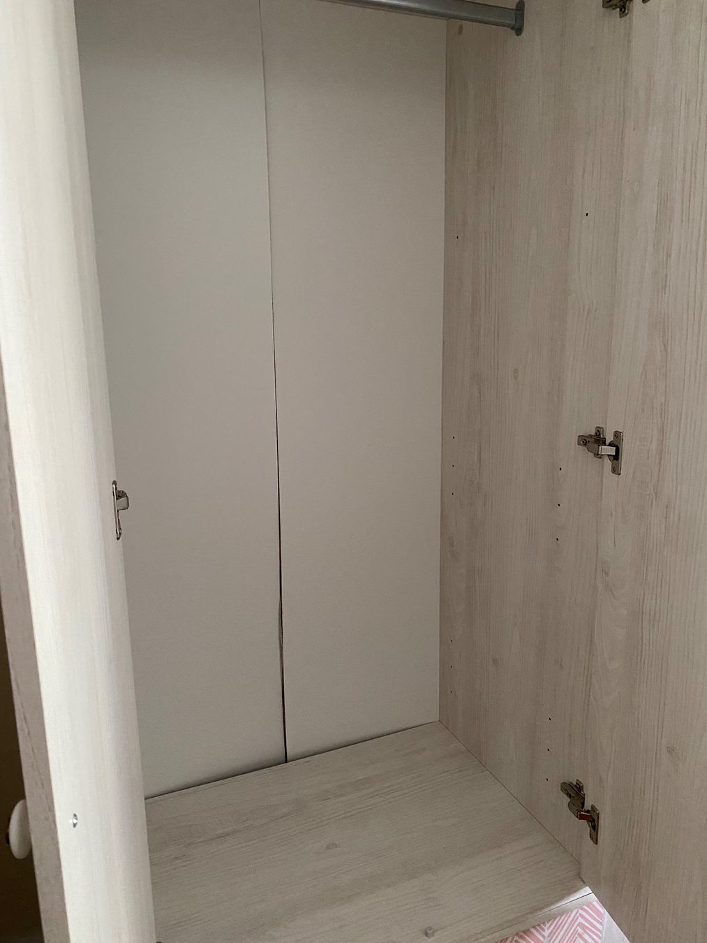 Armoires: Bett+Schank+Nachtisch+Matratze – D'occasion à Baden par mgeormezi 2