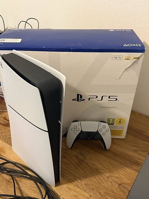 Console: PlayStation 5 Slim une manette  – Usato da Romanel-s-Lausanne venduto da Klsxfff