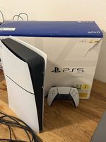 PlayStation 5 Slim une manette 