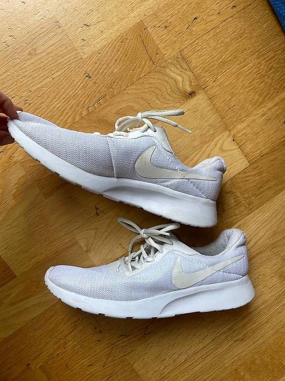 Nike Scarpe da uomo: Sportschuhe Nike Tanjun Grösse 44 – Usato da Zürich venduto da nanniba 1