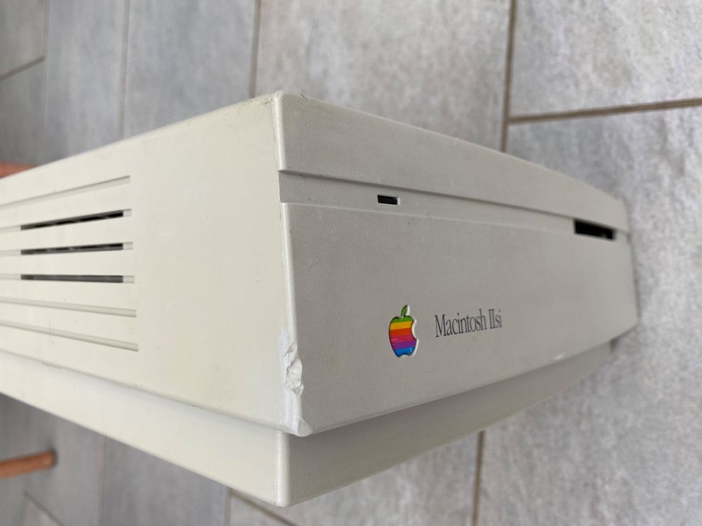 Macintosh iisi 1990 (Defekt) in für CHF 79 – mit Lieferung auf Ricardo ...