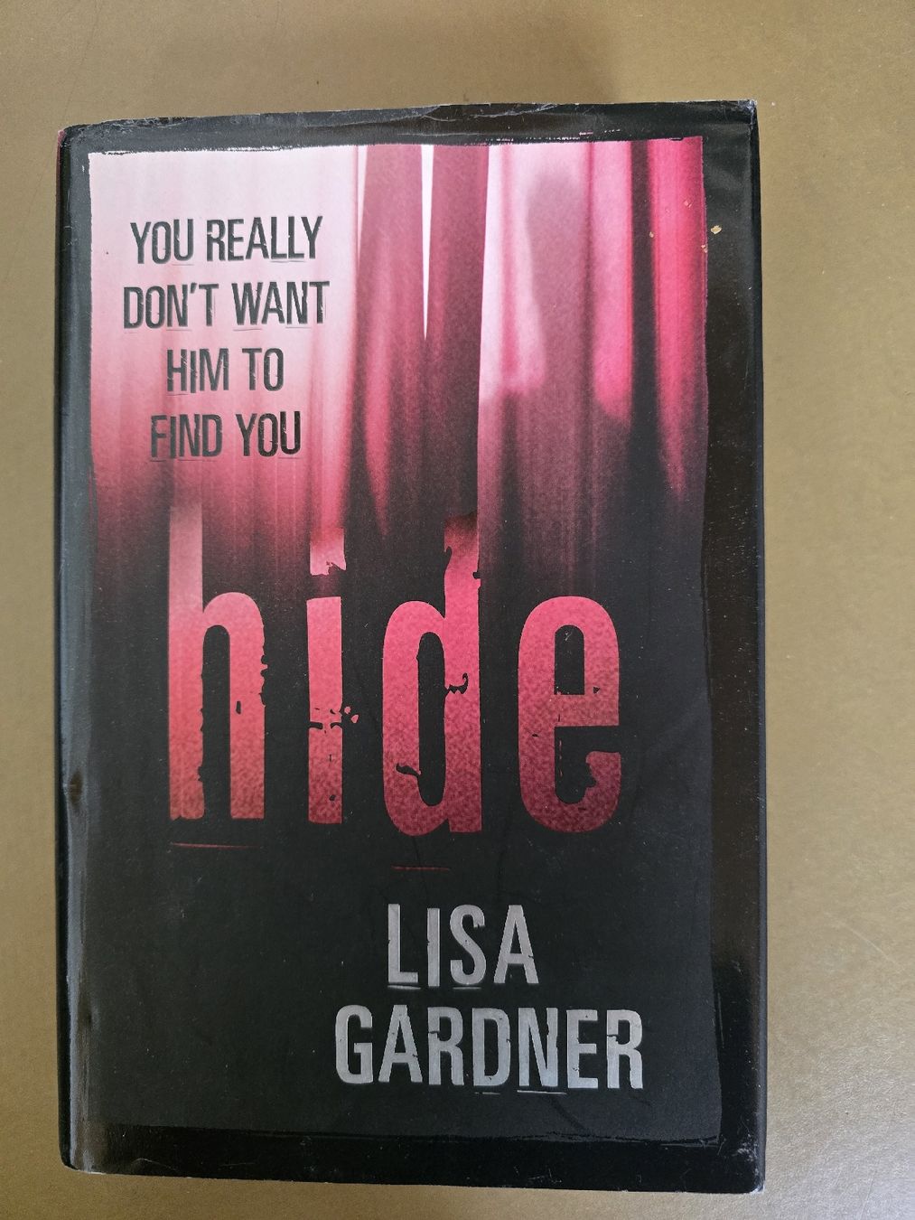 Libri: Lisa Gardner Thriller: hide – Usato da Zürich venduto da Jackiieee88