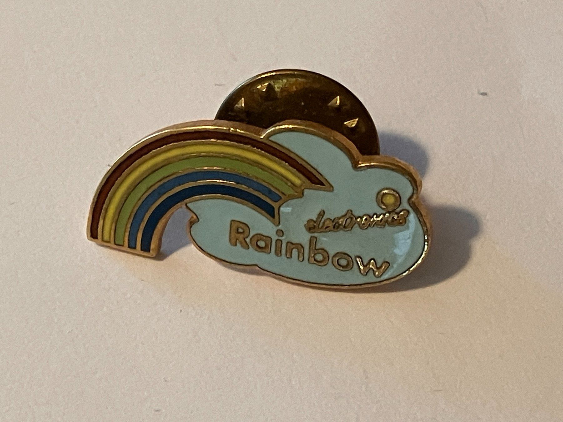 Placchette & Badge: 1 Pin Rainbow – Usato da Basel venduto da djwwpp