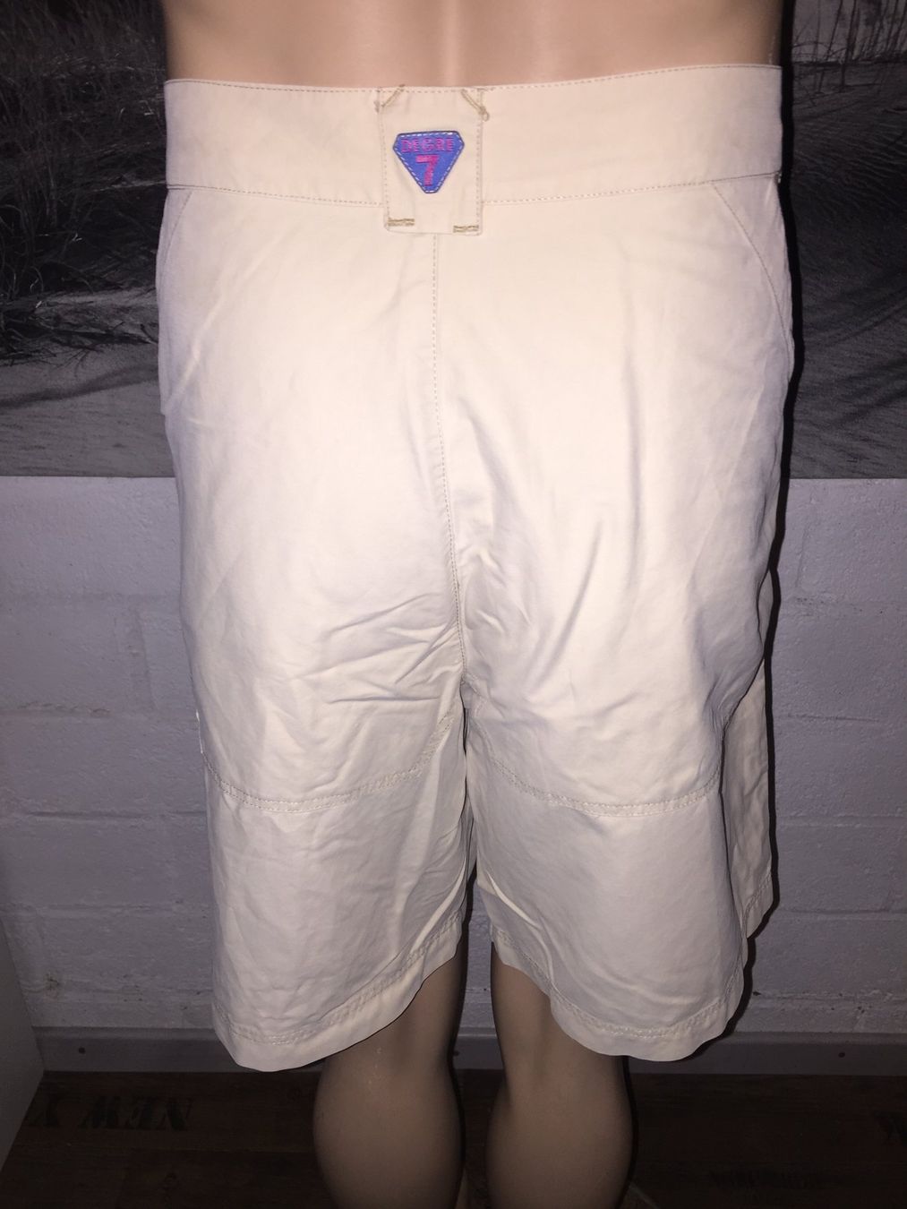 Pantaloni: Bermuda DEGRE 7    Taille/ Grosse L – Usato da Cossonay-ville venduto da Super-Price-Quality