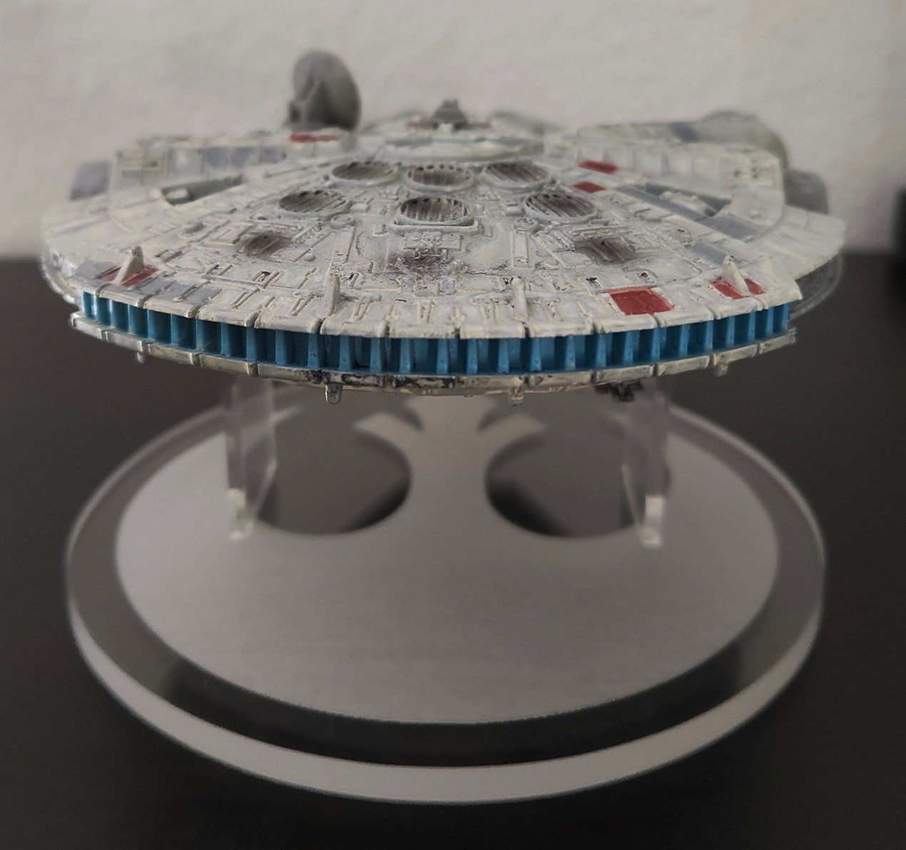 Star Wars Kit di modellismo & Modellini statici: Disney Store Star Wars Millennium Falcon Deluxe Diecast – Usato da Arlesheim venduto da Jokerman69 3