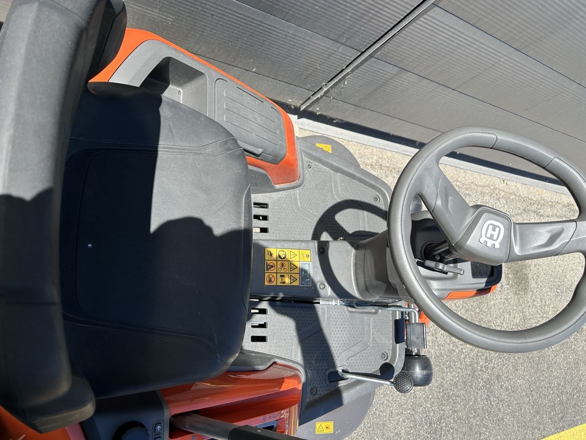 Husqvarna Tagliaerba: Husqvarna Akkurider 200iX – Nuovo (secondo la descrizione) da Rorschacherberg venduto da remoli16 4