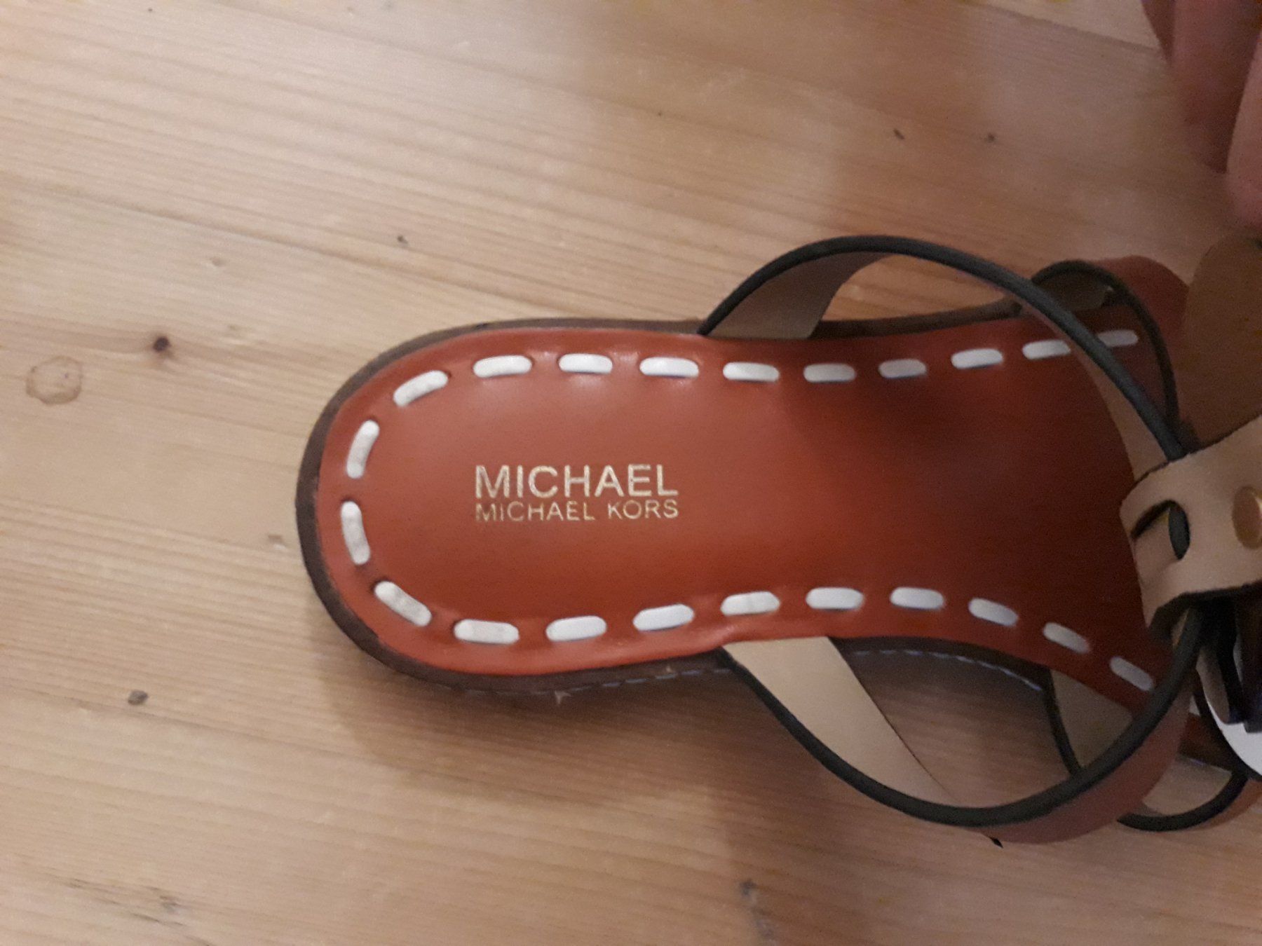 Michael Kors Damenschuhe: 2x Michael Kors Sandalen – Gebraucht aus Basel von mon_7m8h 5
