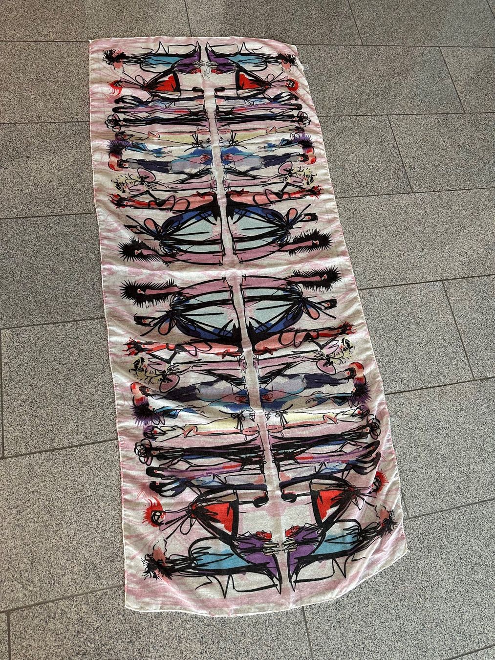 Foulard & Sciarpe: Modischer Damenschal mit Figuren - NEU! – Nuovo (secondo la descrizione) da Pfäffikon SZ venduto da ansyyy 2