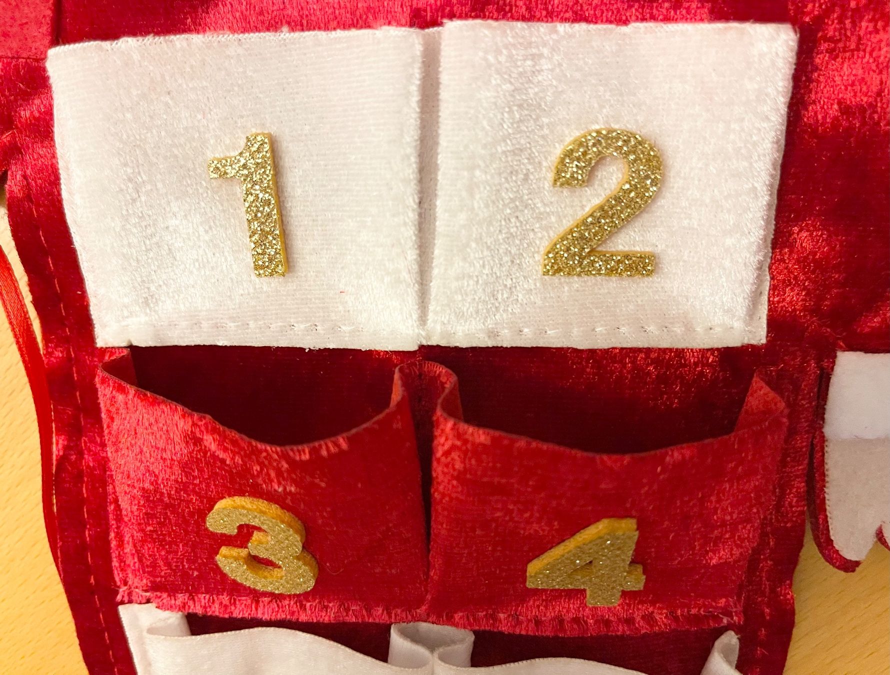 Kalender: Adventskalender Weihnachtsmann 90cm hoch – Neu und originalverpackt aus Basel von Seifehuesli 3