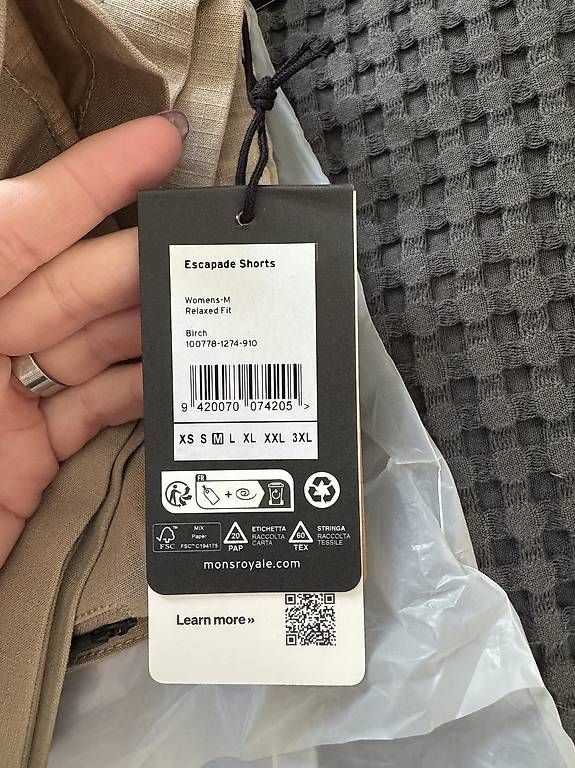 Pantaloni: Mons Royal ESCAPADE SHORTS – Usato da Engelberg venduto da Bump01 2