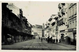 Fribourg  Rue de Romont mit Tram belebt 1925