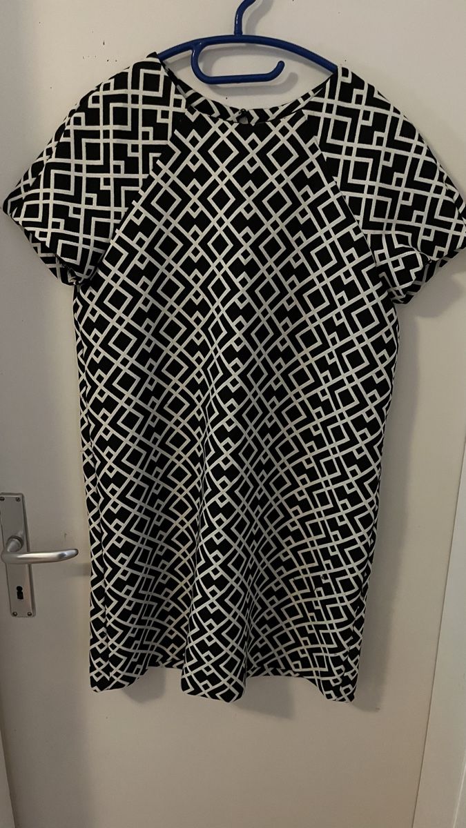 Zara Kleider: Zara Basic Kleid, Gr. M, Sommerkleid, Schwarz/Weiss – Gebraucht aus Schübelbach von lan_2rdc