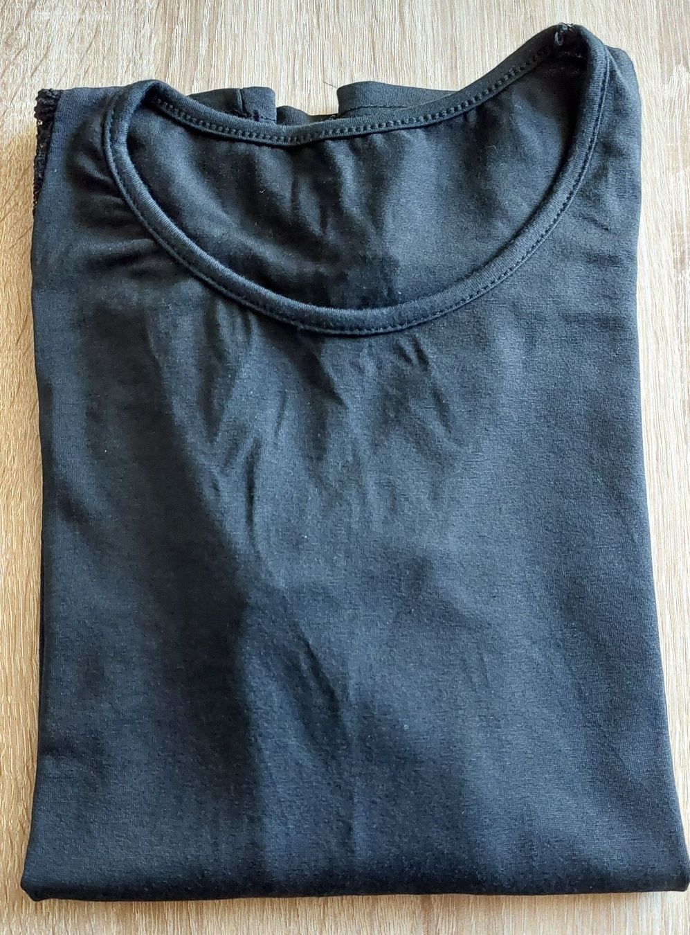 T-shirt: Schickes schwarzes Langarmshirt mit Spitze, Grösse M – Usato da Zollikofen venduto da Blackie 6