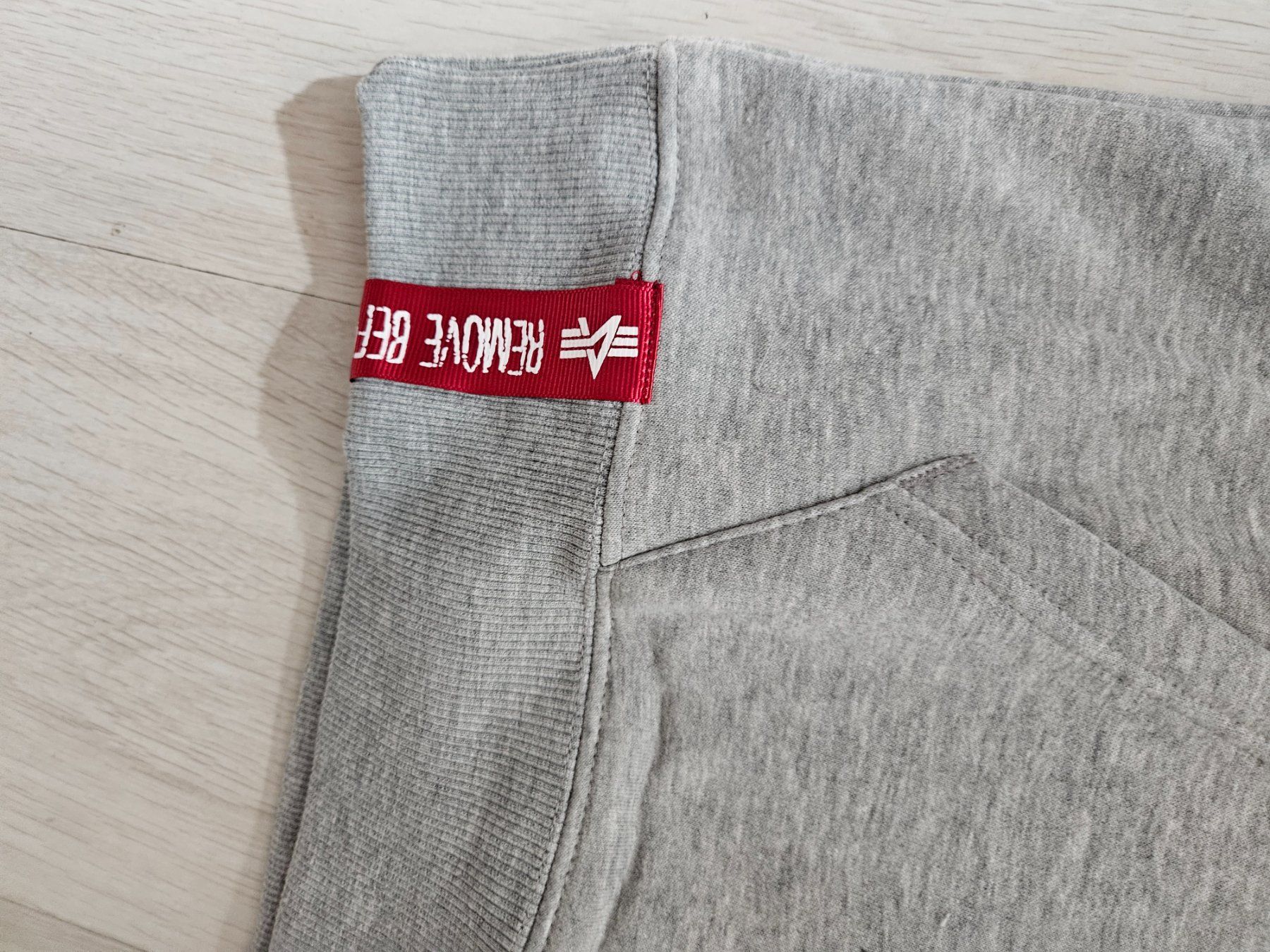 Alpha Industries Maglioni & Felpe: Alpha Industries Basic Hoodie M Grey Heather NEU – Nuovo e nell'imballaggio originale da Düdingen venduto da BluePalm 2