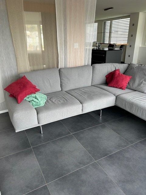 Divani: Ecksofa grau gebraucht – Usato da Wilen b. Wollerau venduto da Hermle 2