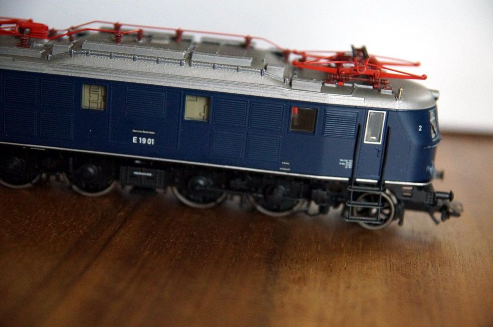 Trix H0 - 22453 - Locomotive électrique (1) - BR 111 - DB
