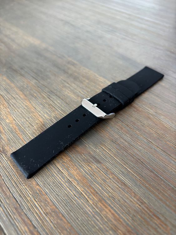 Kautschuk Uhrenarmband schwarz 20mm 1