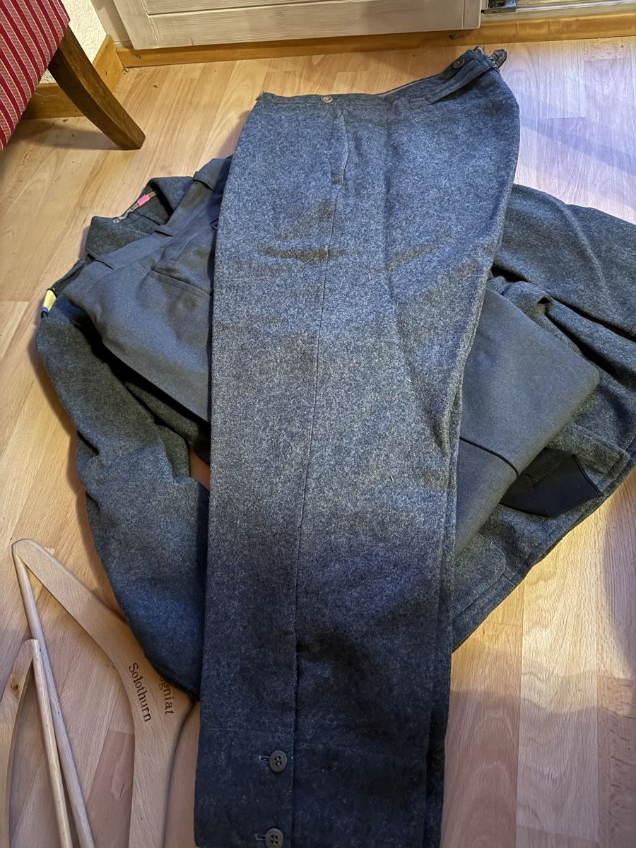 Schweizer Armee Uniformi: Uniform Schweizer Militär Motorfahrer – Usato da Grossaffoltern venduto da hobel28 8
