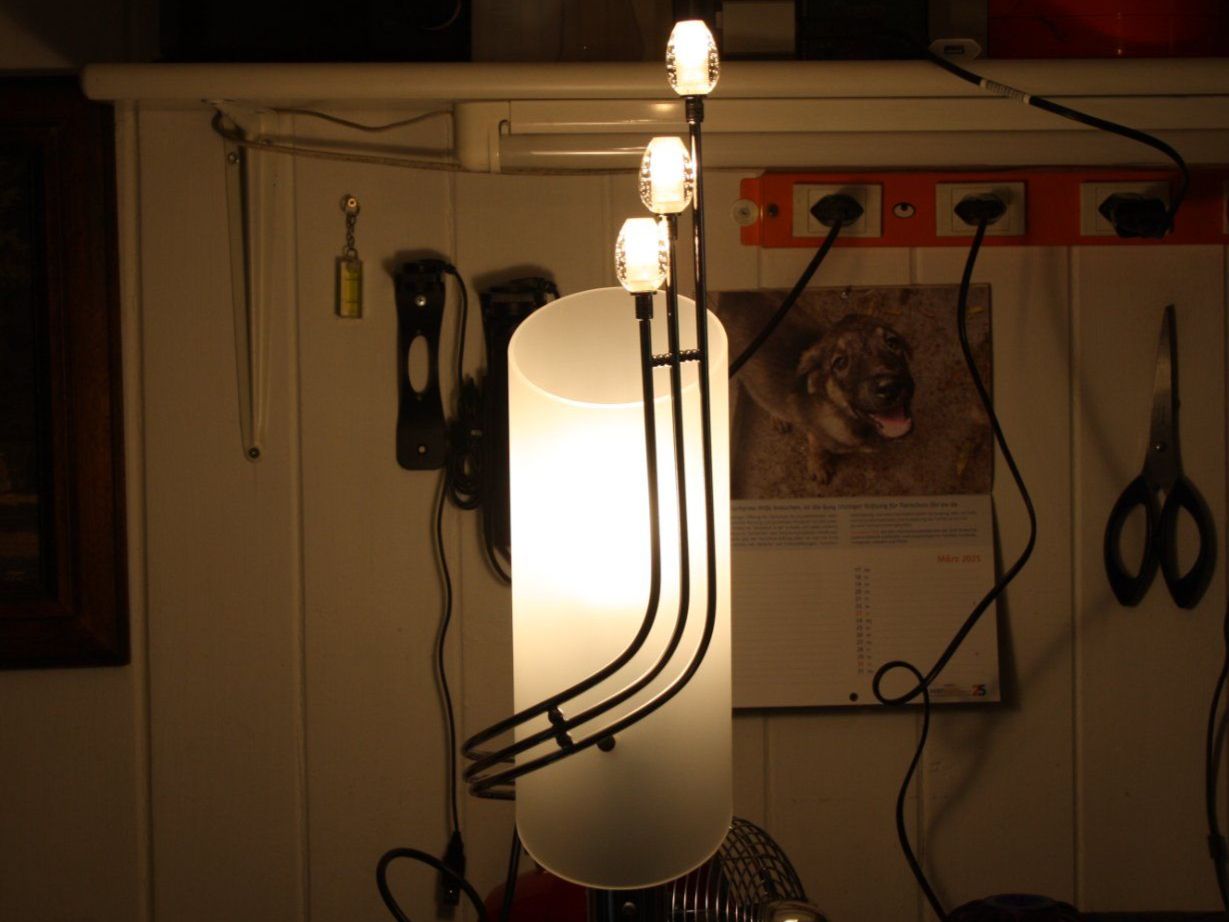 Lampade: DESIGNER LAMPE – Usato da Wauwil venduto da Pneuedy 3