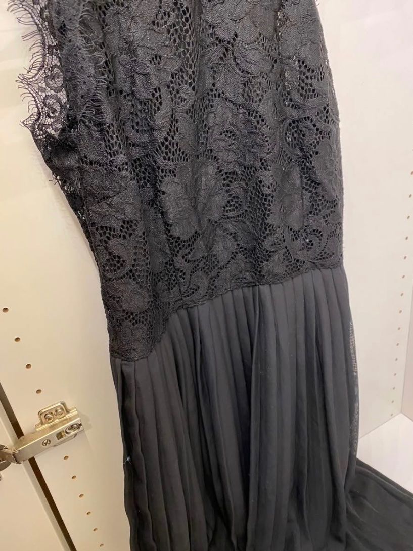 Vestiti: Wunderschönes, elegantes, Plissekleid mit Spitzen. XS/S – Usato da Malters venduto da Gisi80 8